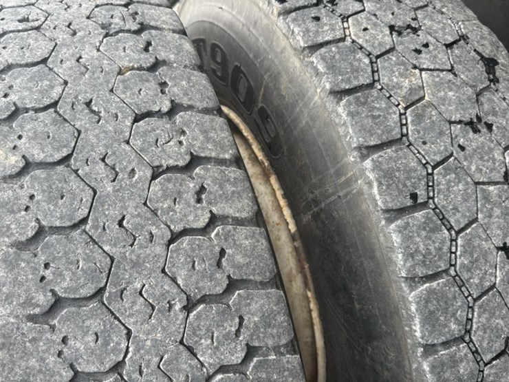 2007-deere-437c-image-48