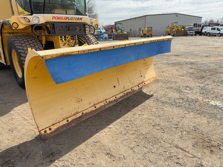 2012-gvm-ut5212-powerplatform-multipurpose-vehicle-image-8