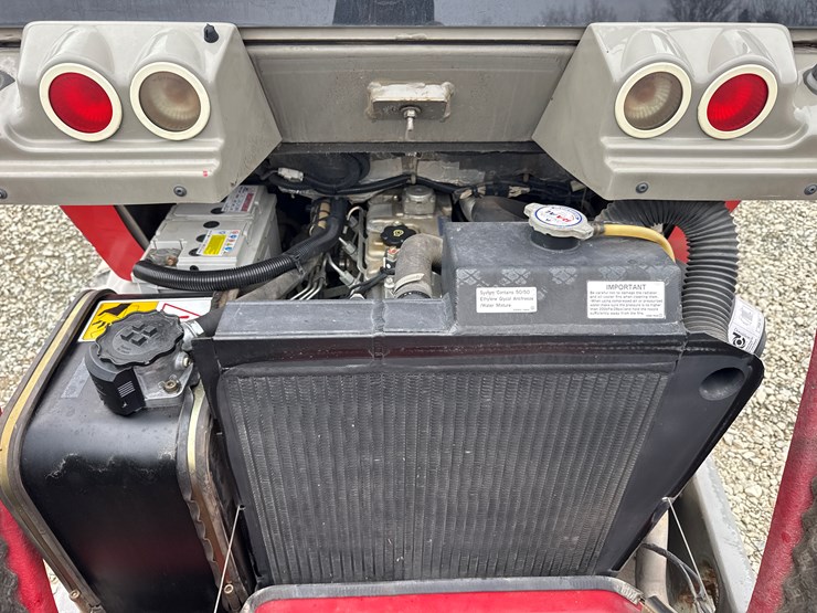 2014-takeuchi-tw40-image-32