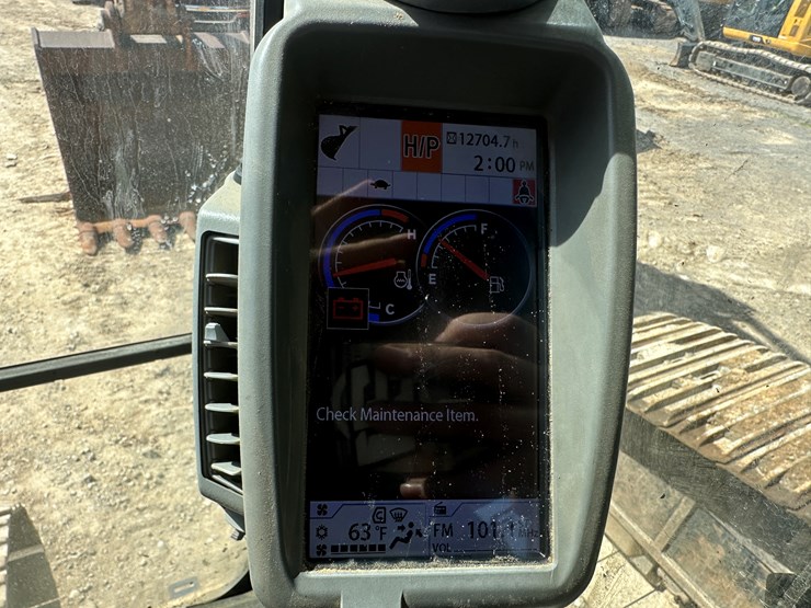 2016-deere-470g-lc-image-39