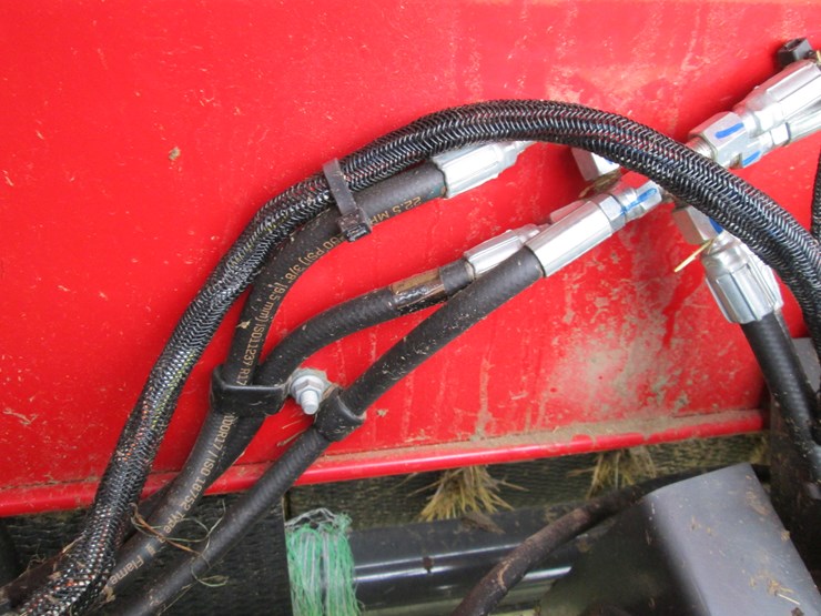 massey-ferguson-1745-image-19