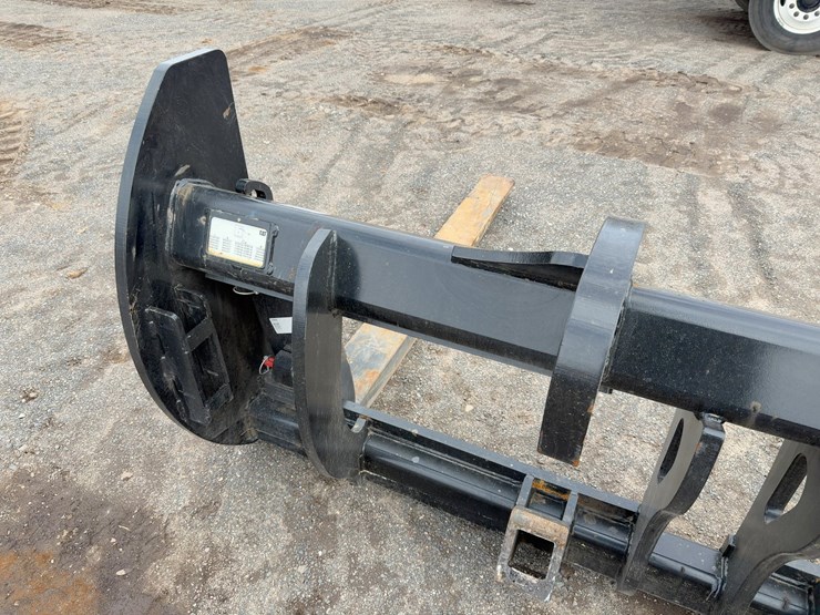 caterpillar-72"-wheel-loader-forks-image-7