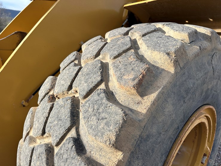 2012-caterpillar-950k-image-49