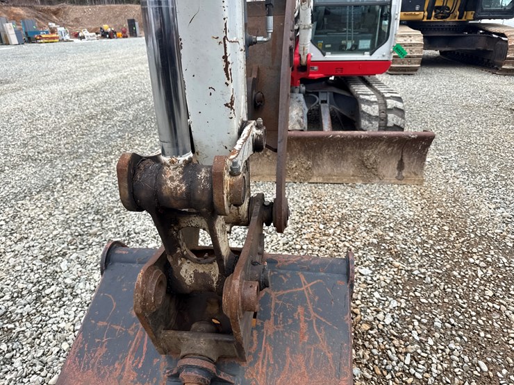 takeuchi-tb285-image-17