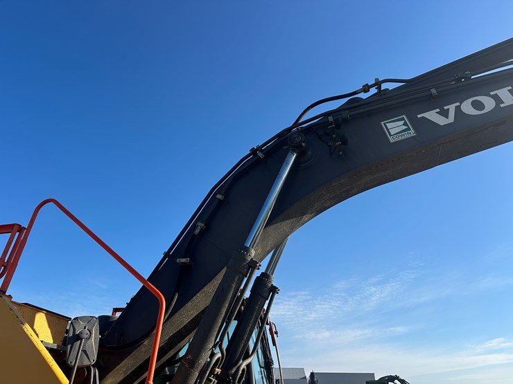 2017-volvo-ec350el-image-17