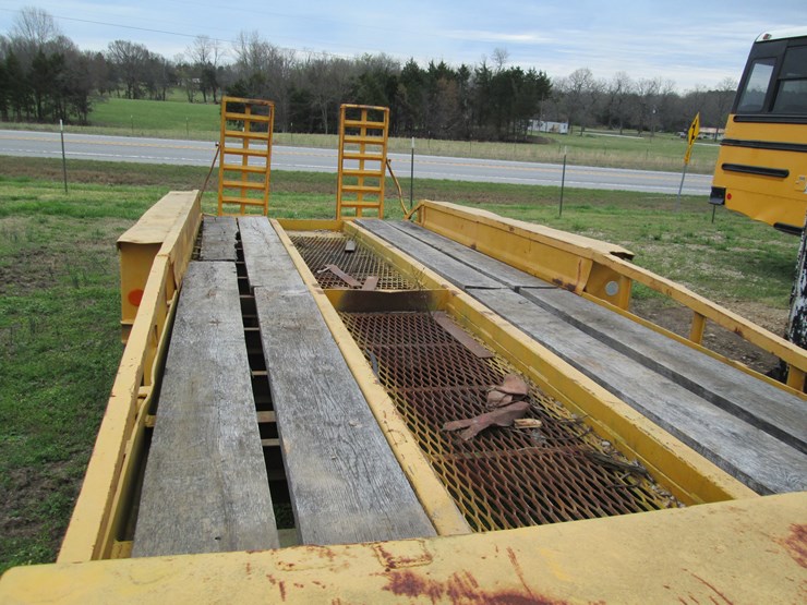 #37296-•-roland-20'-tri/a-steel-equipment-trailer-image-12