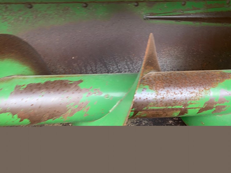 john-deere-337-image-23