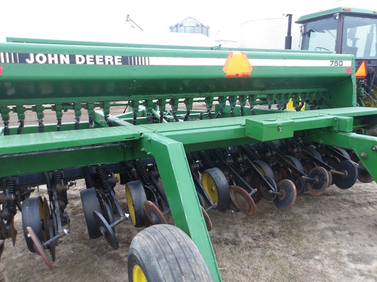 john-deere-750-image-4
