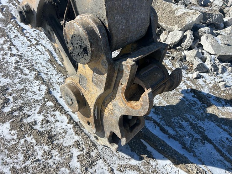 2011-caterpillar-329d-image-28