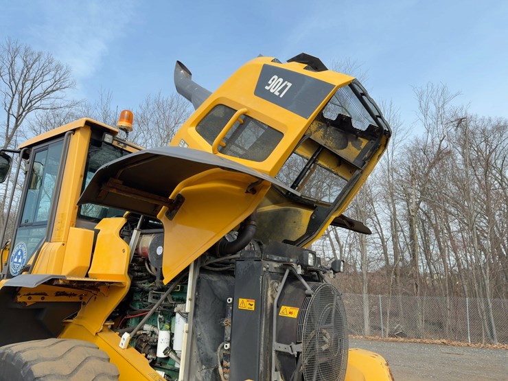 2013-volvo-l70g-image-23