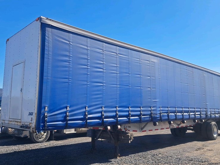 #131-•-2005-reitnourer-curtain-trailer-image-49