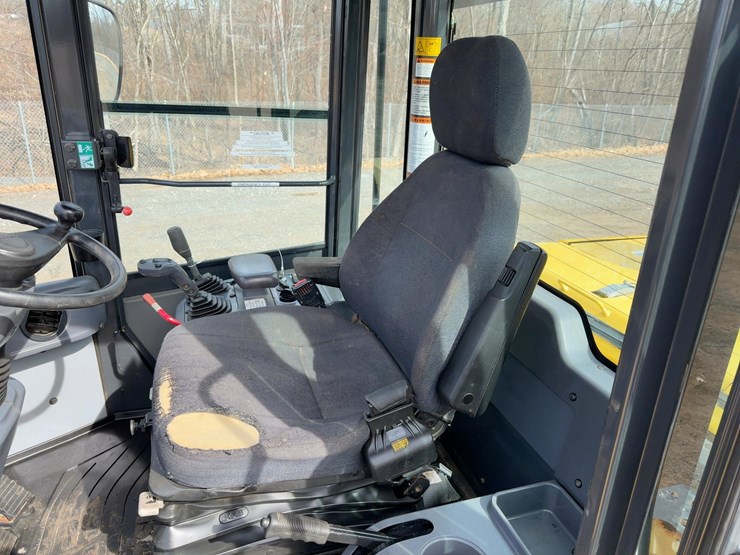 2013-komatsu-wa250pz-6-image-23