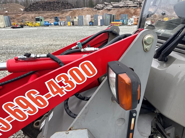 2014-takeuchi-tw40-image-20