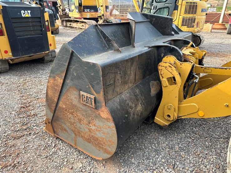 2016-caterpillar-938m-image-10