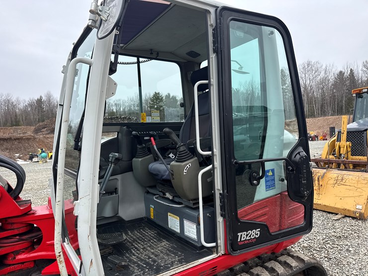 takeuchi-tb285-image-64