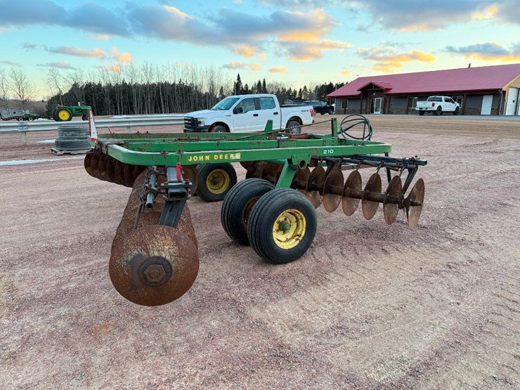 john-deere-210-image-3