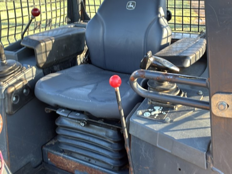 2019-deere-650k-lgp-image-36