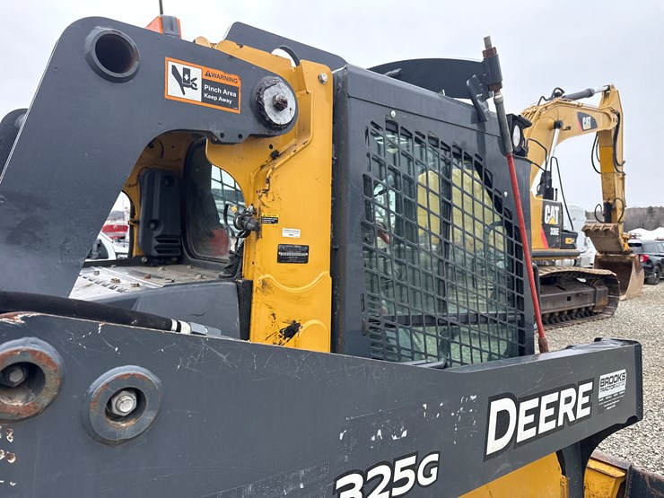 deere-325g-image-44
