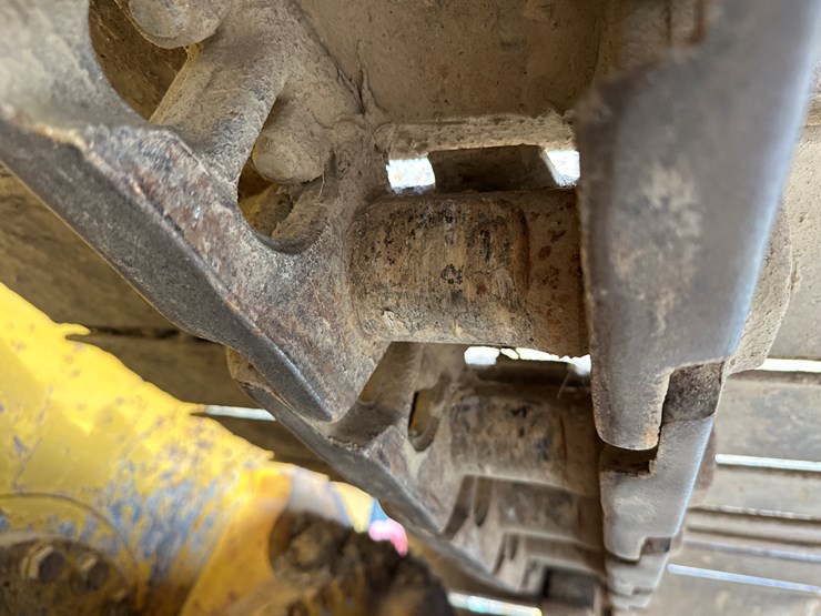 2006-deere-700j-image-51