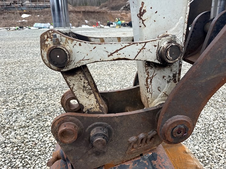 takeuchi-tb285-image-18