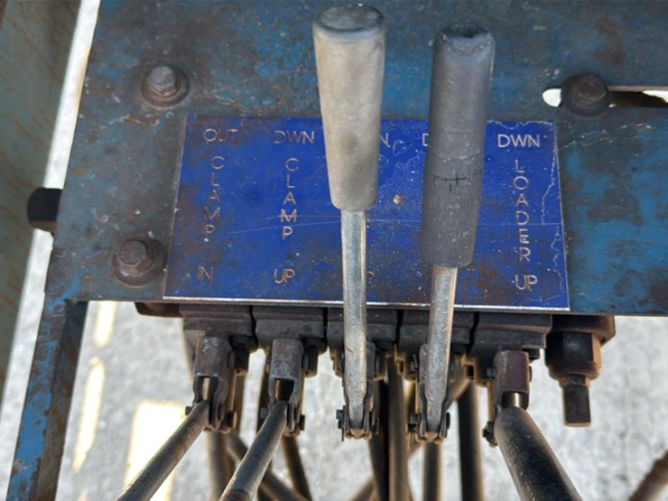 #142-•-2009-baker-3665d-portable-bandmill-image-28