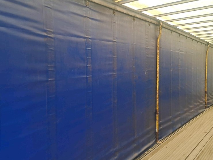 #131-•-2005-reitnourer-curtain-trailer-image-17