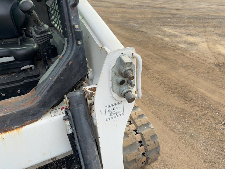 2016-bobcat-t650-image-11