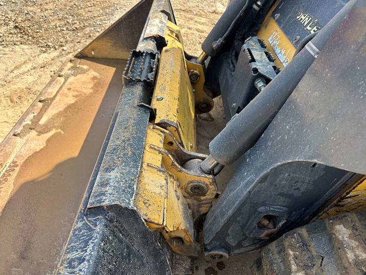 2019-deere-317g-image-9