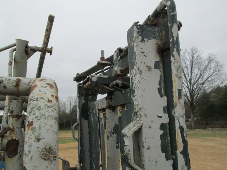 #37305-•-squeeze-chute-image-12