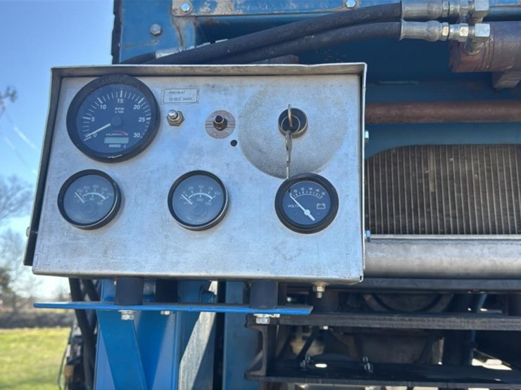 #142-•-2009-baker-3665d-portable-bandmill-image-25