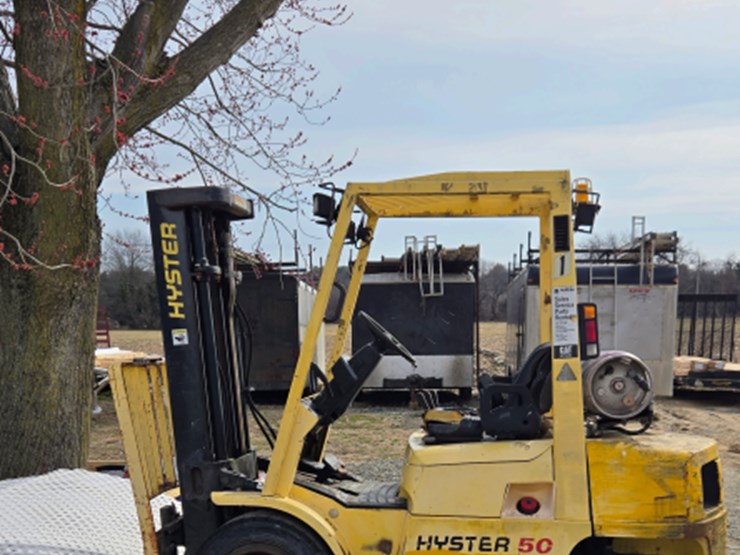 #110a-•-benefit-lot-2000-hyster-cap-forklift-image-3