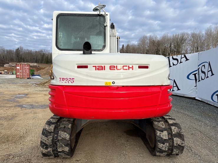 takeuchi-tb285-image-4