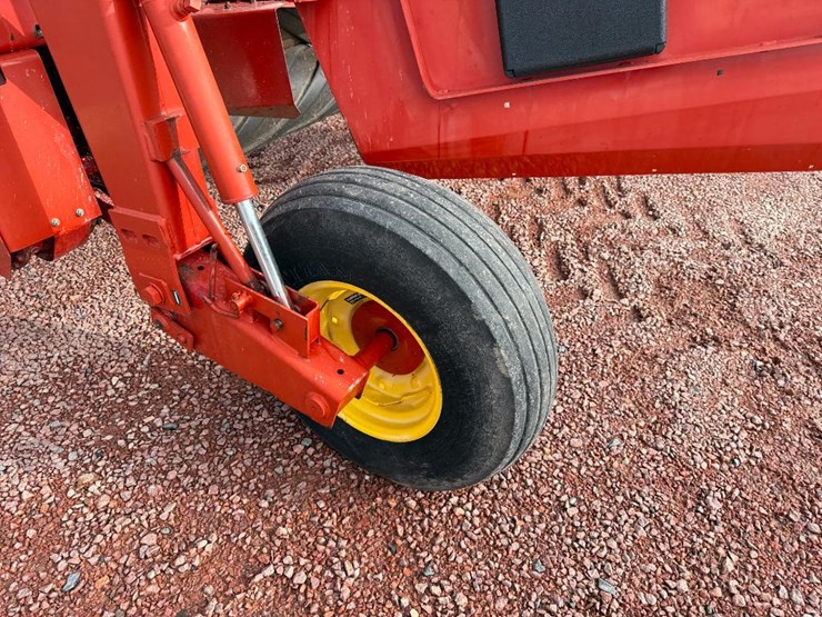 new-holland-1409-image-22