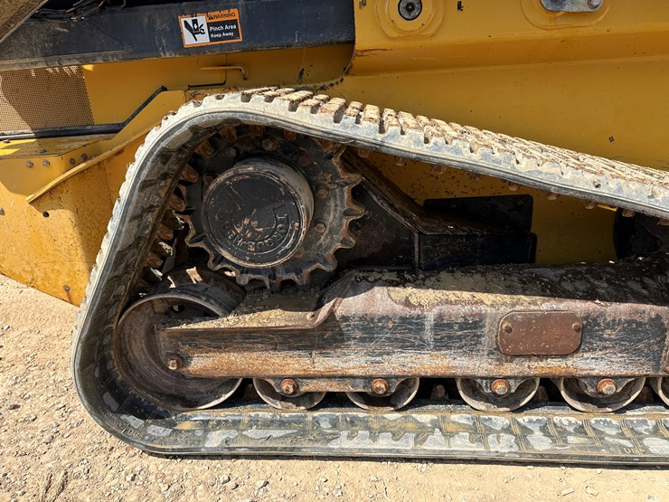 2017-deere-333g-image-35