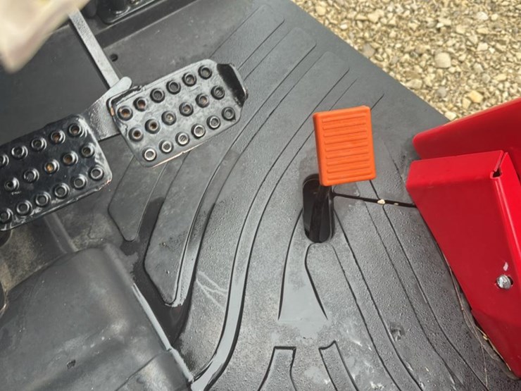 2025-mahindra-5145-image-35