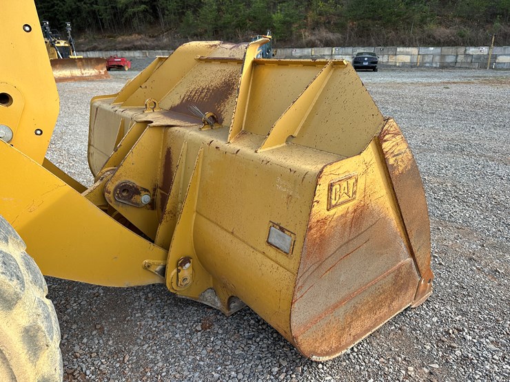 2012-caterpillar-950k-image-12