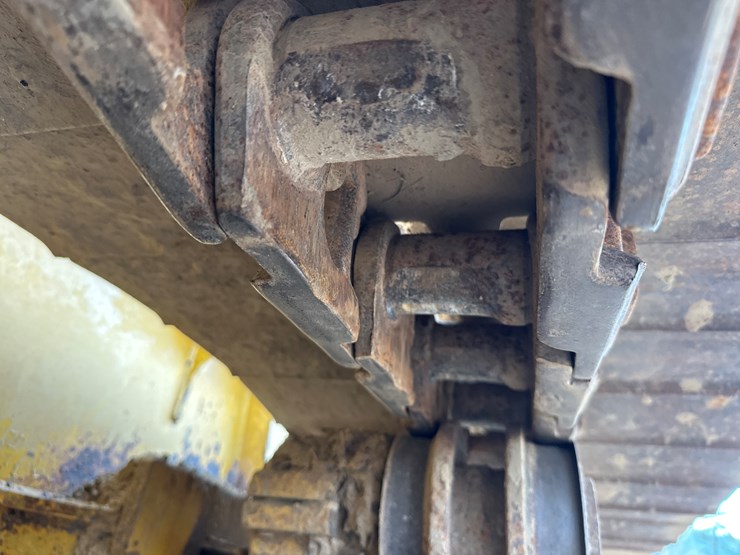 2006-deere-700j-image-43