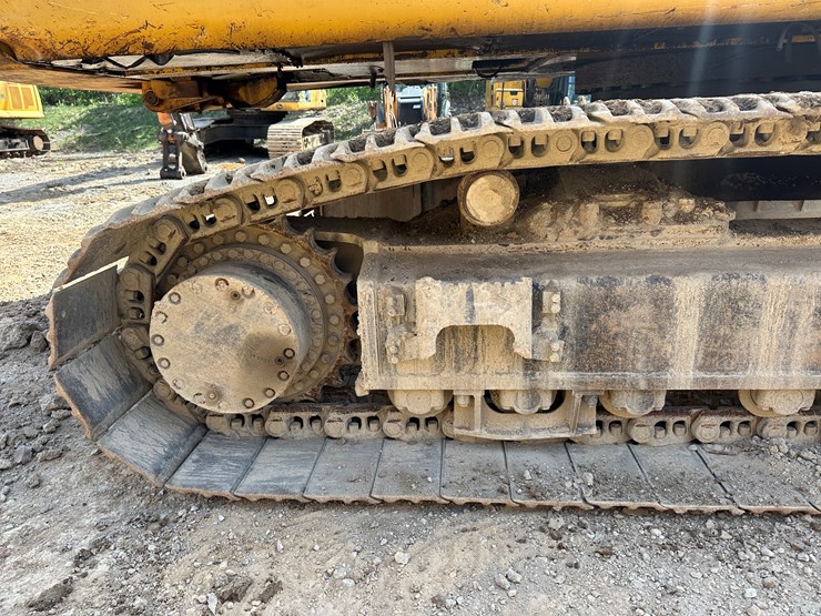 2016-deere-470g-lc-image-57