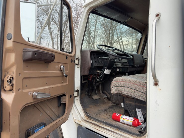 1987-international-s1954-image-16