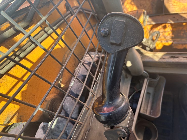 2011-case-sr220-image-37