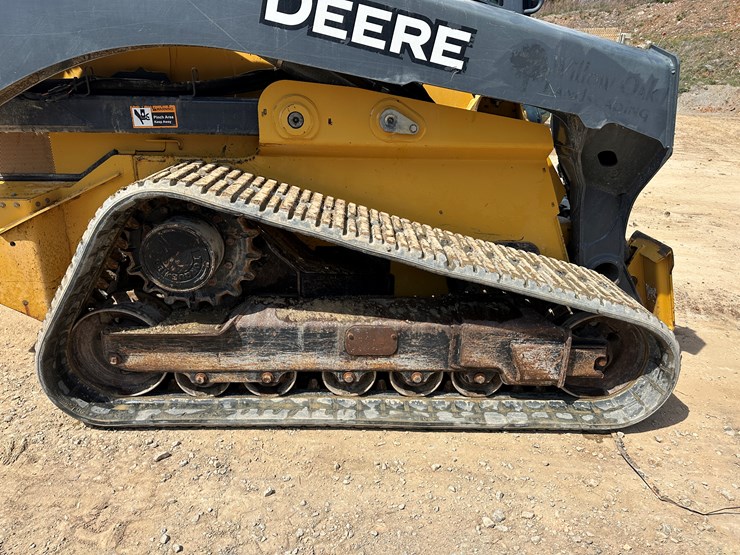 2017-deere-333g-image-33