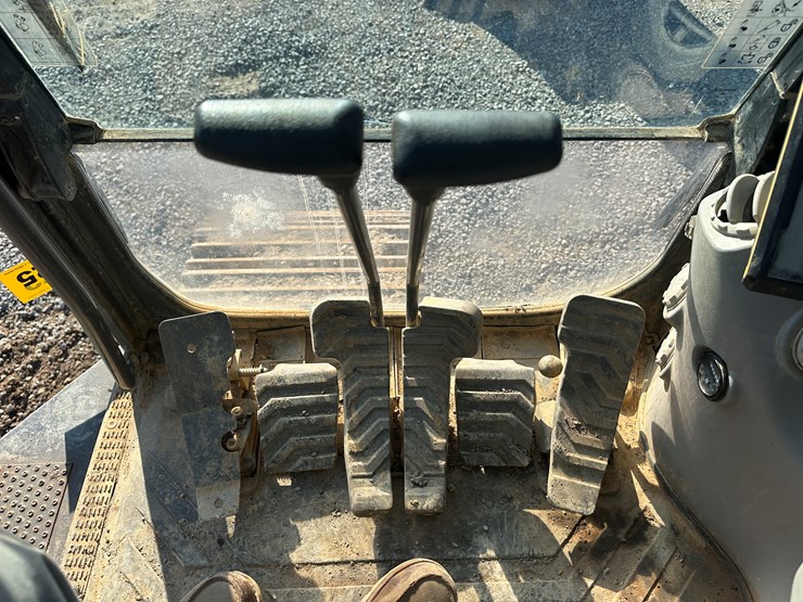 2017-volvo-ec350el-image-52