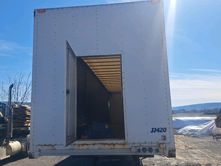 #131-•-2005-reitnourer-curtain-trailer-image-10