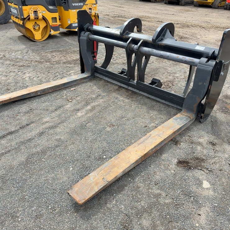 CATERPILLAR 72" WHEEL LOADER FORKS