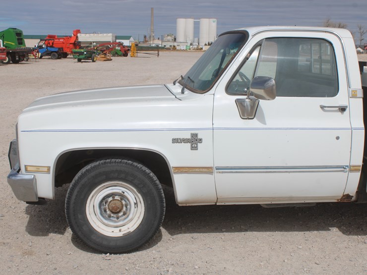 1984-chevrolet-c20-image-13