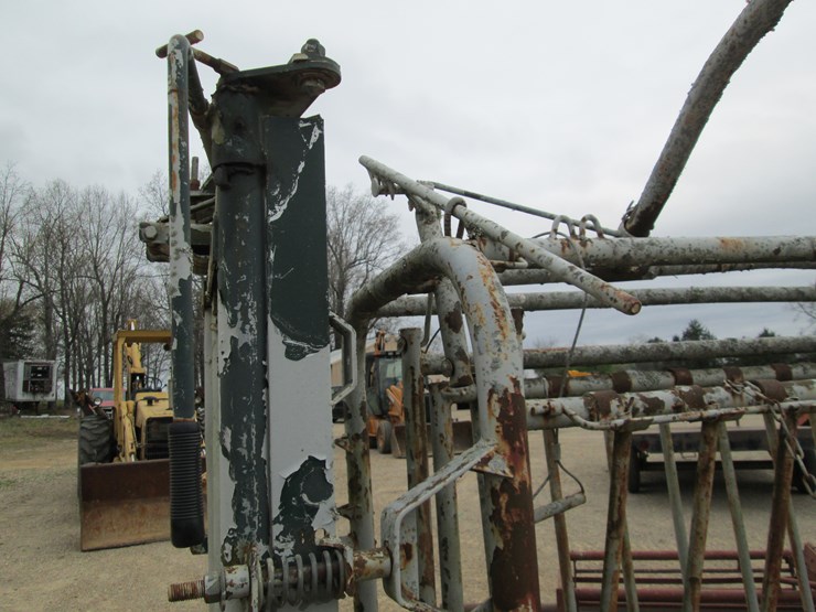 #37305-•-squeeze-chute-image-15