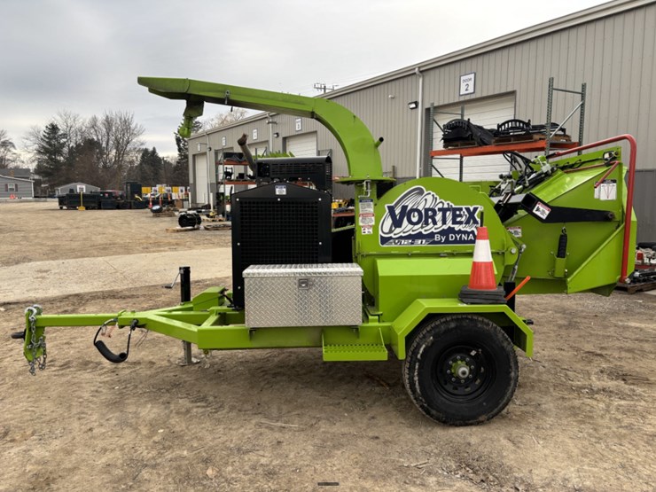 #149-•-2024-vortex-v12-brush-chipper-image-1