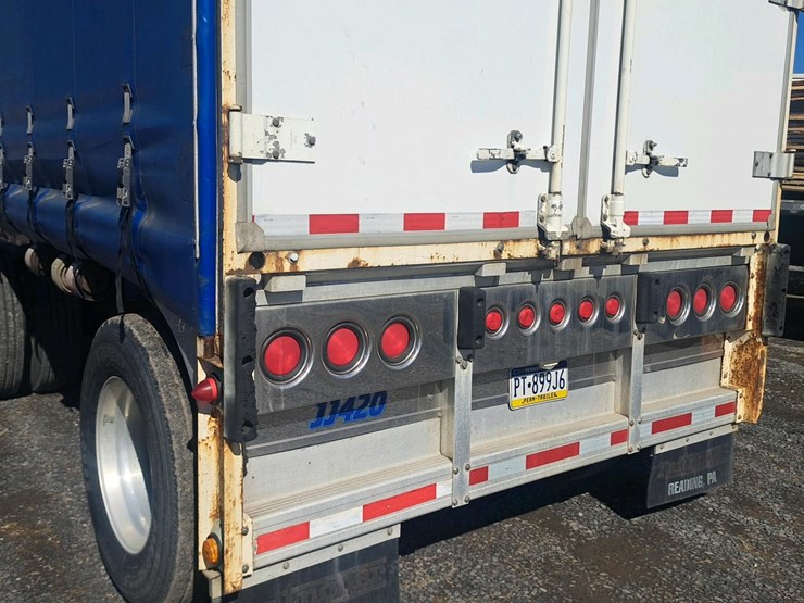 #131-•-2005-reitnourer-curtain-trailer-image-40