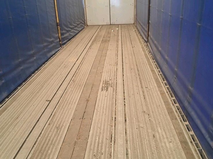 #131-•-2005-reitnourer-curtain-trailer-image-13