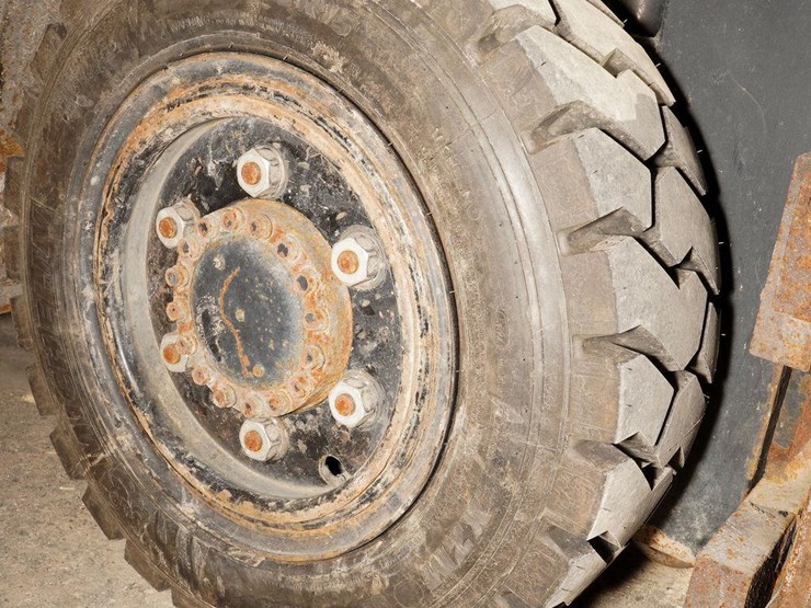 2016-toyota-8fg35u-image-23